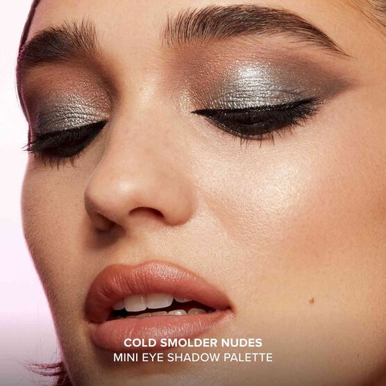BORN THIS WAY PALETA SMOLDER NUDES